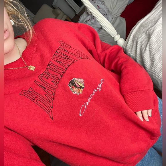 Size L Lee sport crewneck. Chicago blackhawkes - Picture 1 of 4